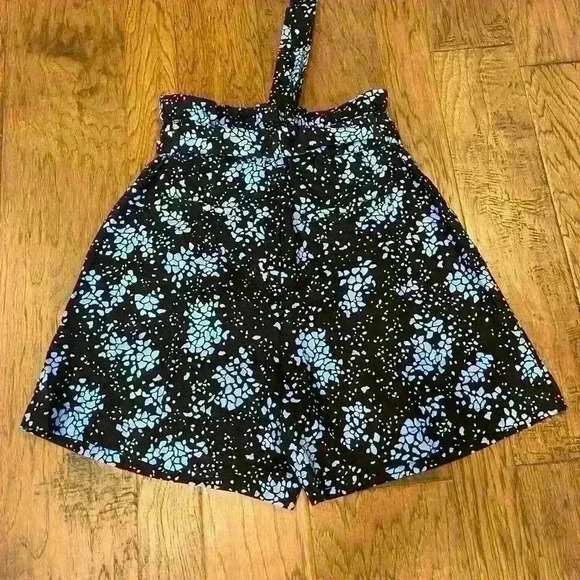 Who What Wear NWOT Navy Floral Paper bag High waisted Shorts Size 8 - Picture 7 of 8